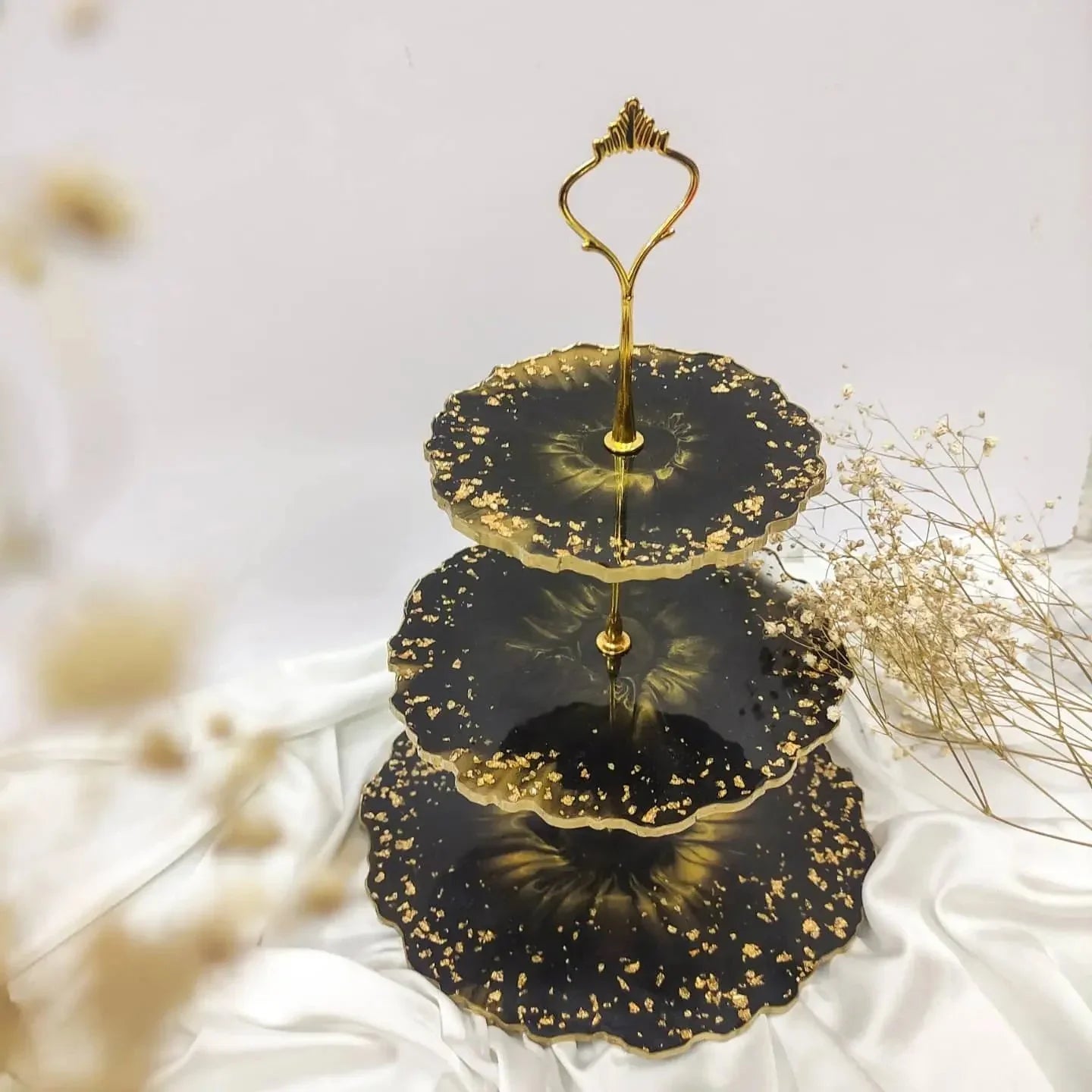 Elegant Black Gold Resin 3-Tier Cake Stand for Stunning Dessert Displays