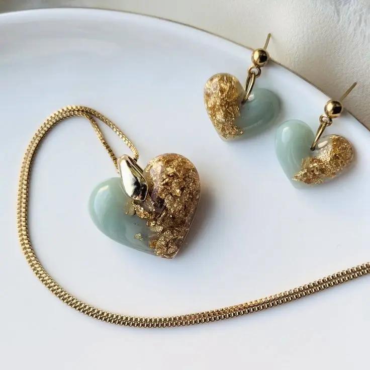 Heart of Gold: Black & Gold Resin Pendants by MR Creation Resin Art By Minsa