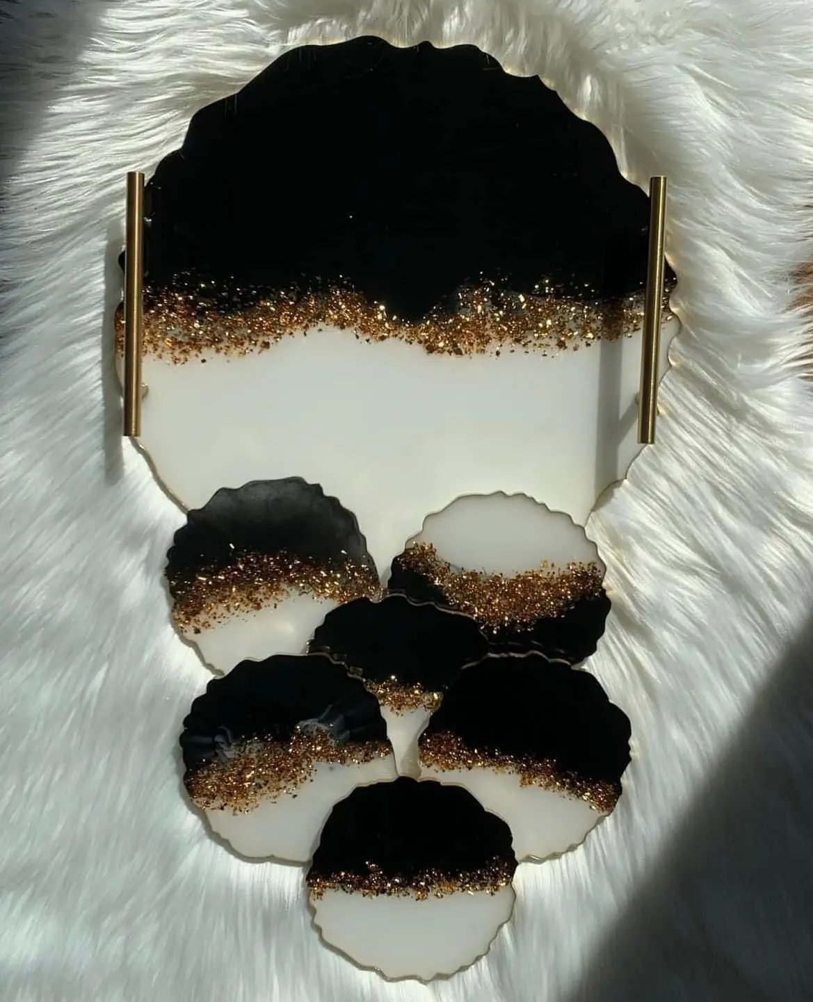 Elegant Tray & Coasters Set – Perfect for Home & Entertaining Resin Art By Minsa